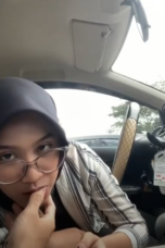 Nonton Film Video Viral Cewek Cantik Kerudung Ngisep Di Mobil Sub Indo